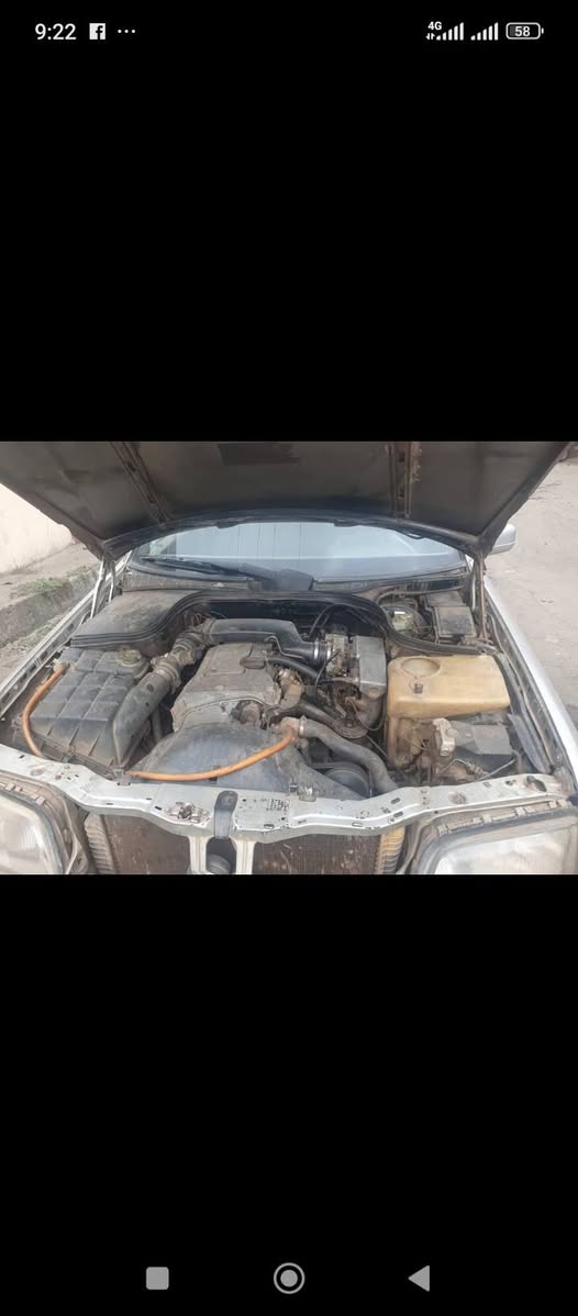 A picture of Benz C 200