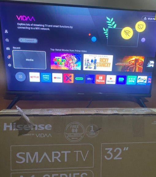 A picture of price 140 000 Hisense vida smart tv 32inches 07039734913 Benin