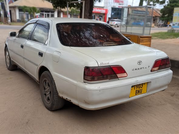 A picture of Toyota cresta on sale price 3 8M0753322015