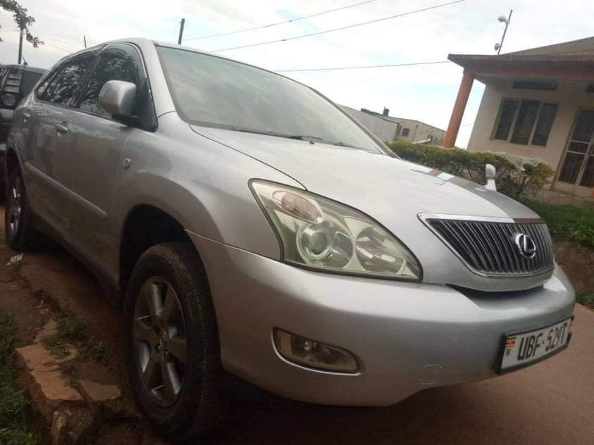 A picture of Toyota Harrier