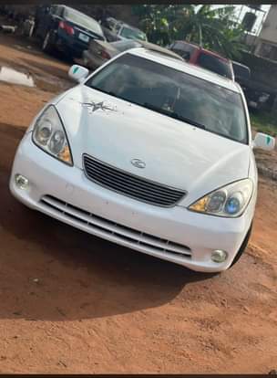 A picture of 2005 ES330 Lexus