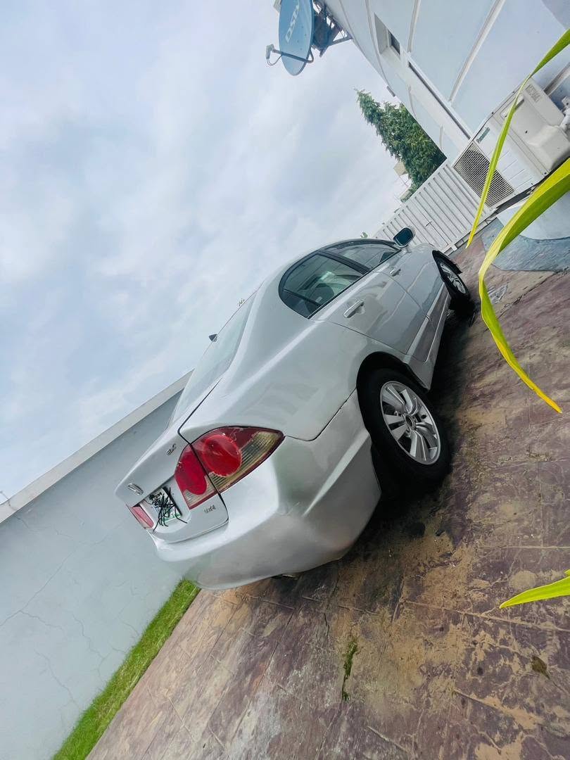 A picture of 2009 Honda civic awoof deals