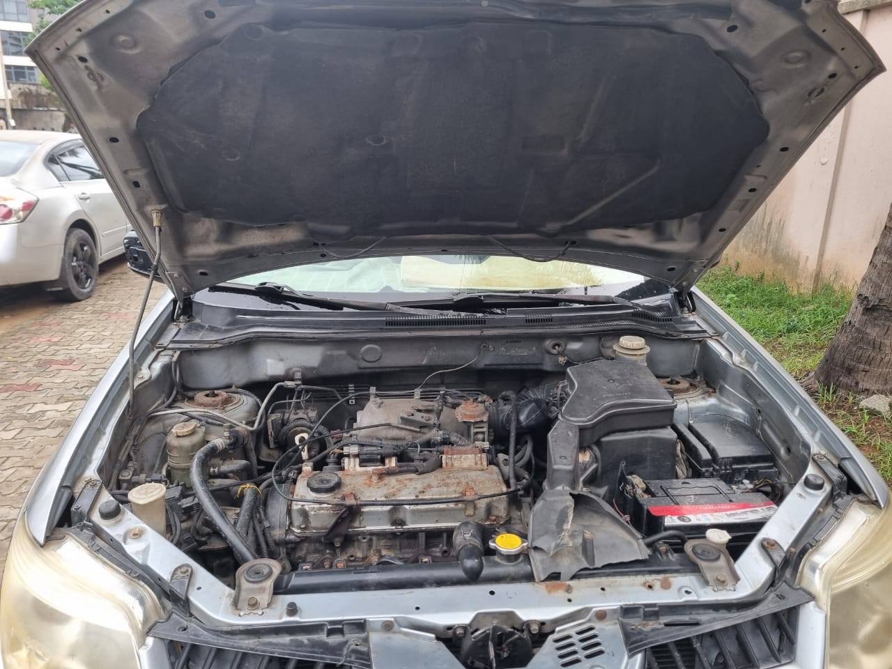 A picture of Mitsubishi 06