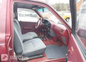 A picture of Tokunbo vehicle Toyota hilux pickup The vehicle price is 850
