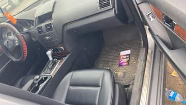 A picture of 2010 model Mercedes Benz 5.8 million first body engine gear