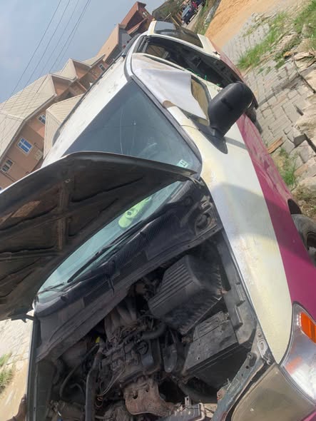 A picture of Old model Sienna for sale