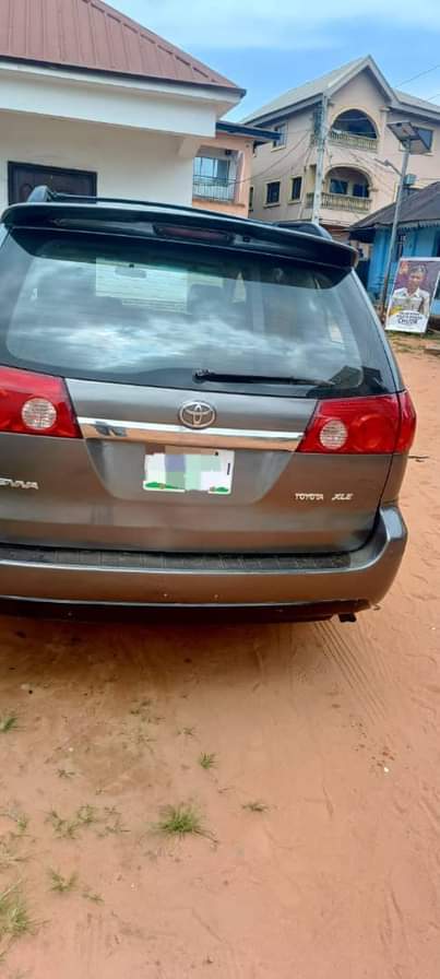 A picture of Toyota sienna 05 Bought direct Belgium but was branded Catalyst