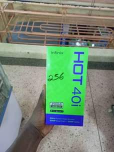 A picture of INFINIX HOT 40i