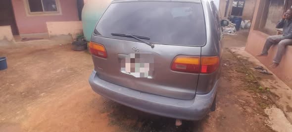 A picture of Toyota sienna