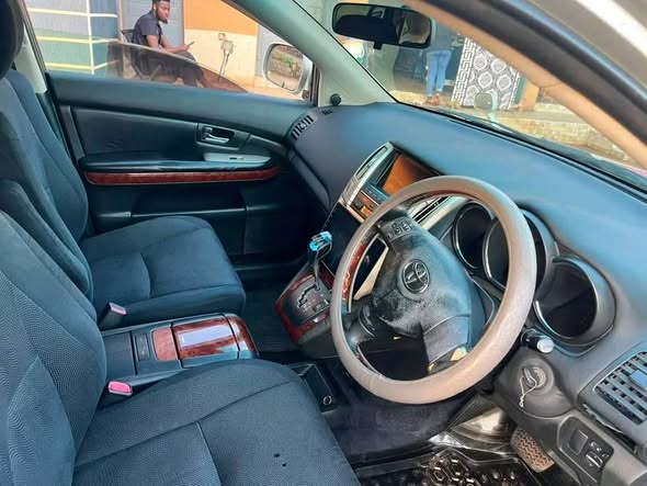 A picture of Toyota harrier kawundo 26m money needed