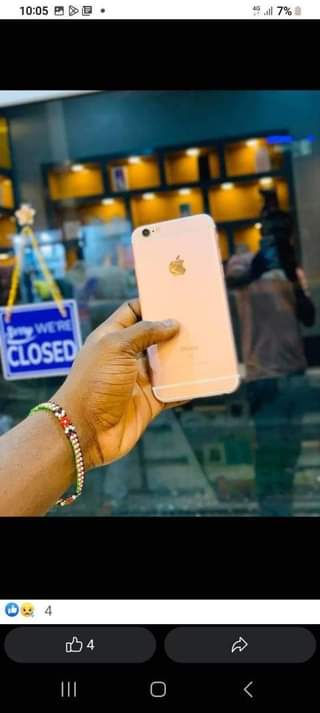 A picture of Iphone 6s plus Gb64 ios15
