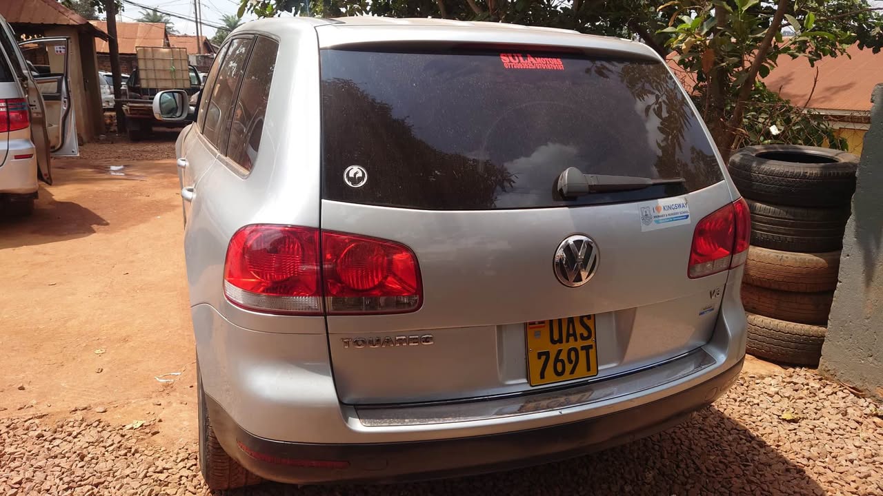 A picture of Volkswagen Tourage