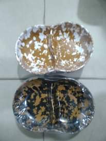 A picture of platesin