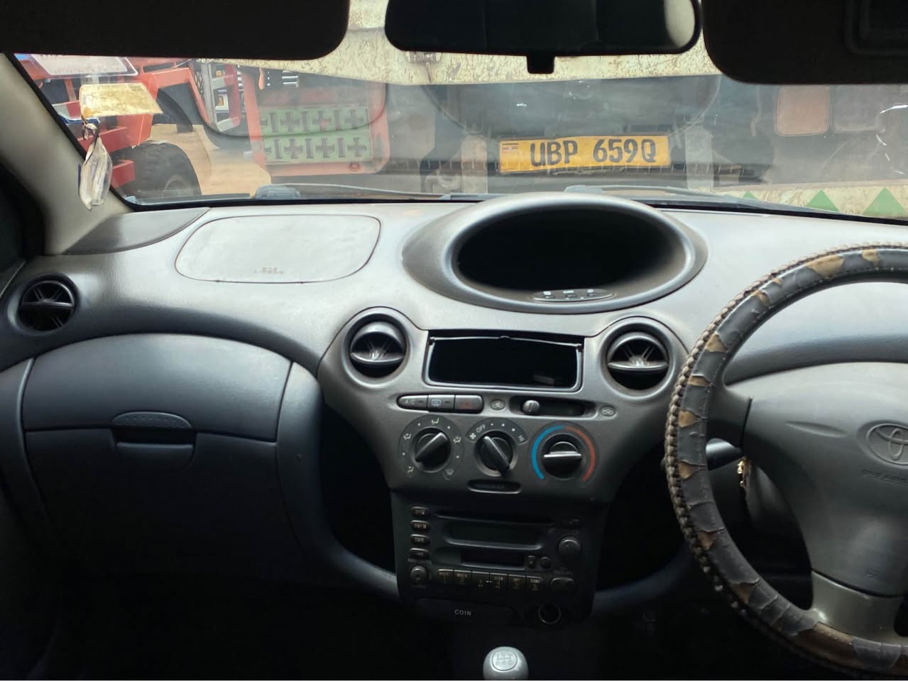 A picture of TOYOTA VITZ