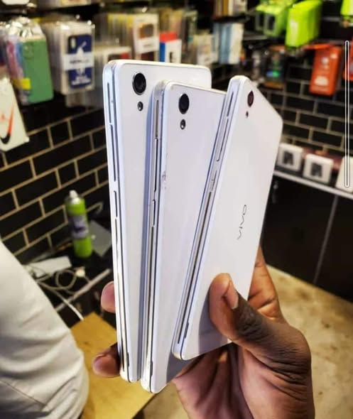 A picture of Vivo y51a 4GB Ram 64GB pure clean piece whatsapp 0707543603
