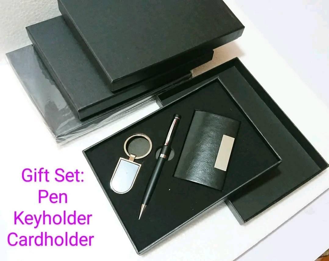 A picture of Gift sets on discount sale call or WhatsApp me 0703149812