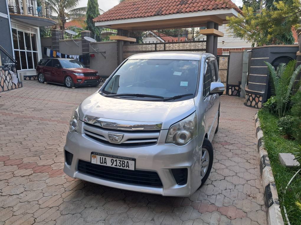 A picture of Toyota noah 2011 model SI Grande at only 42m everything