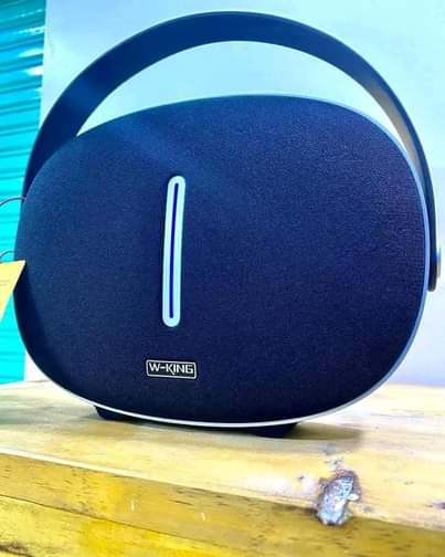 A picture of NAUZA T8 SPEAKER MPYAA TZS 85 000 NIPIGIE 0778190178
