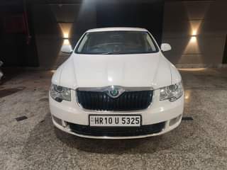 A picture of Skoda Superb Elegance Model 2013 fuel petrol Second Owner