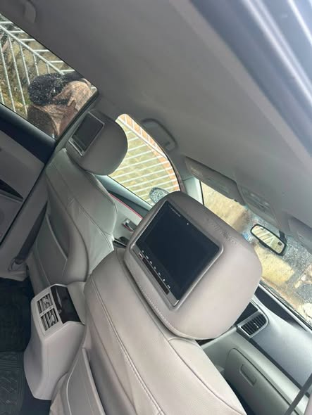 A picture of Toyota venza 2011 foreign used