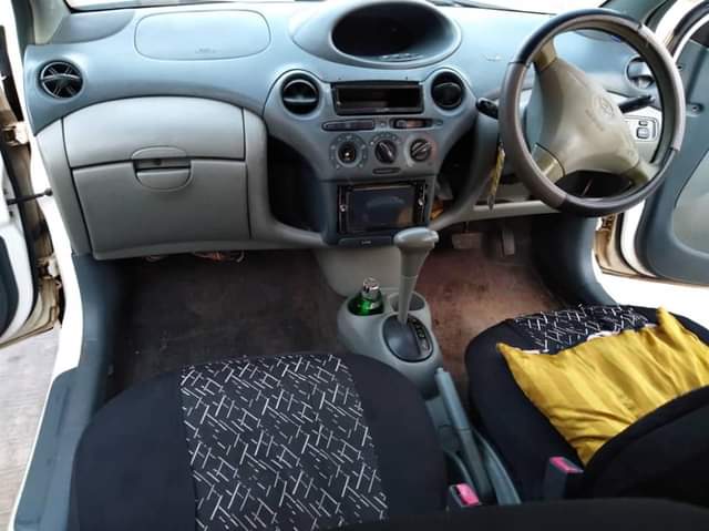 A picture of Vitz old model