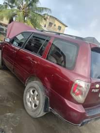 A picture of Honda pilot 07 Sound engine Baked on first body Clean