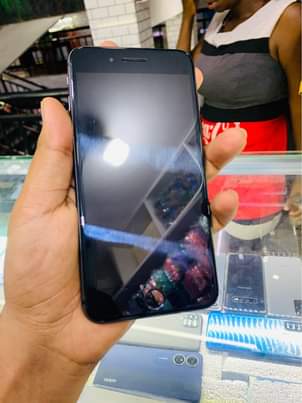 A picture of iPhone 8 64 very clean