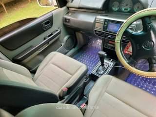 A picture of 2002 XTRAIL SUV VVTI