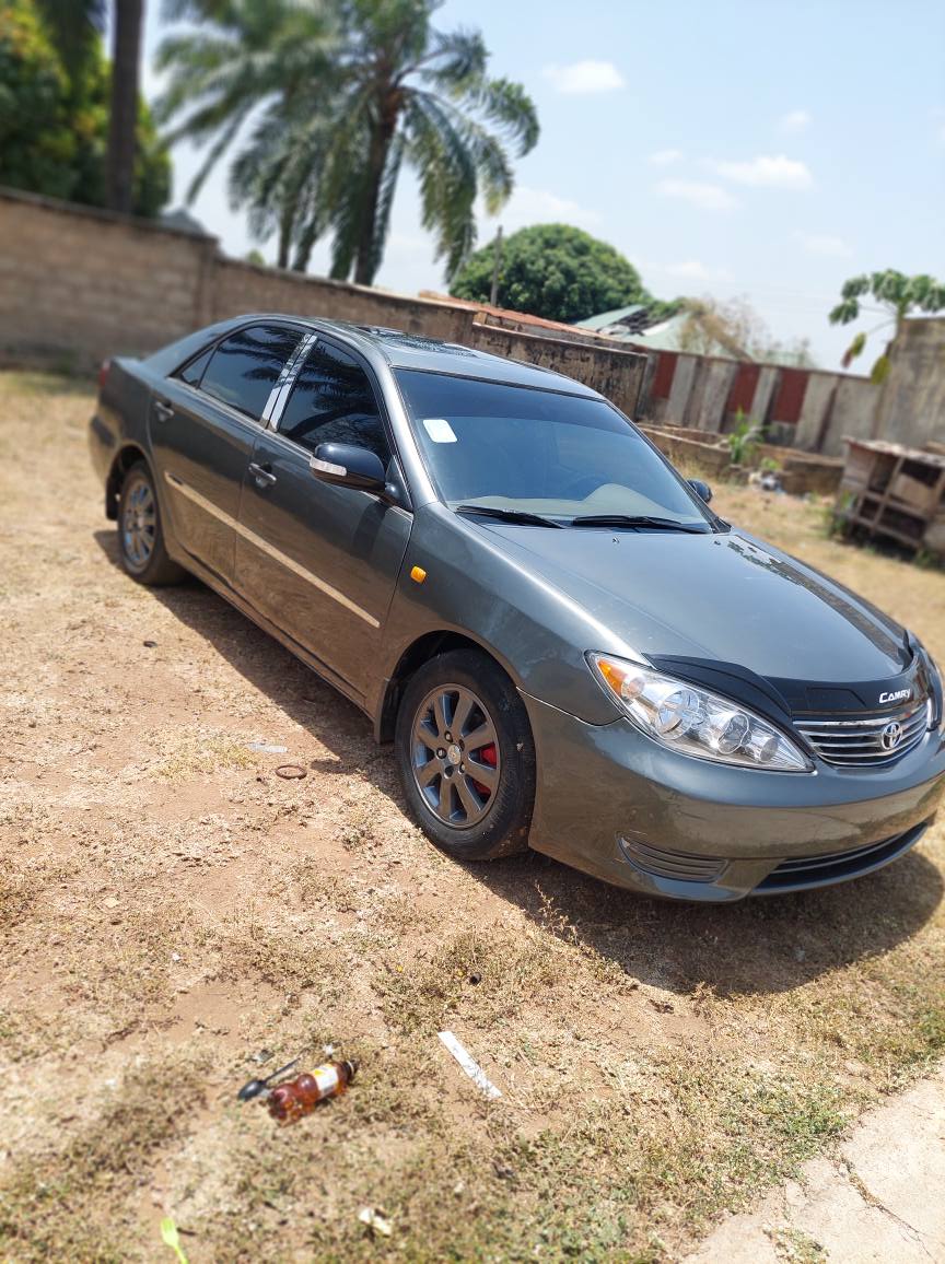 A picture of Toyota camry big dady