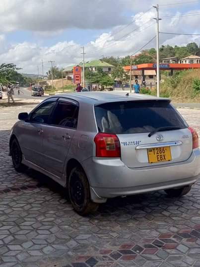 A picture of 2004 Toyota Allex