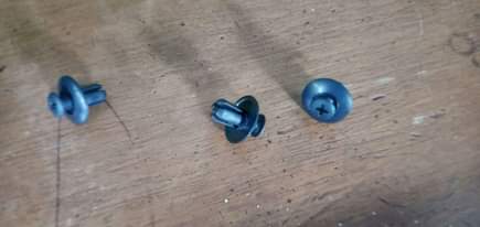 A picture of Bumper rivet rock zipo 100