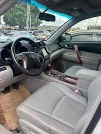 A picture of GOOD DEAL 2008 Toyota Highlander LIMITED foreign used thumbstart etc