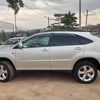 A picture of Toyota harrier 3.0cc 22m quick
