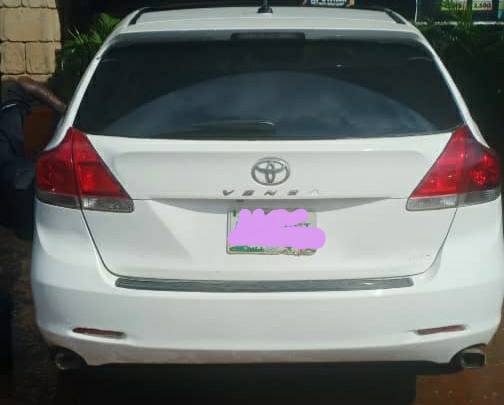 A picture of Very Sharp Full Option V6 2011 Venza double Pano Roof