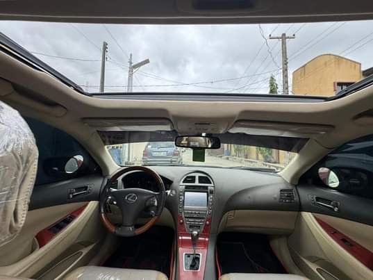 A picture of Clean Registered Es350 Direct 2008 2021 Entry