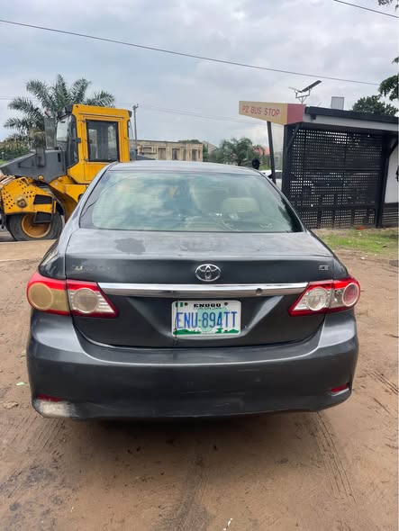 A picture of Sharp 2012 Toyota Corolla 7 6m