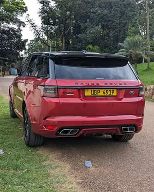 A picture of RANGE ROVER SPORT 2015