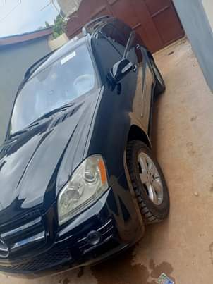 A picture of Mercedes Benz GL450