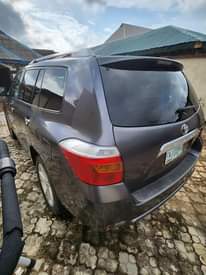 A picture of Registered Toyota Highlander 2010 Neatly Used and ready to use