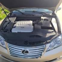 A picture of GOLD ES 350