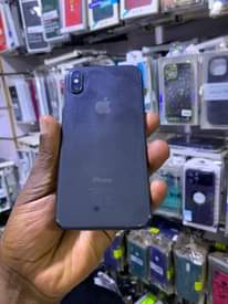 A picture of Iphone X