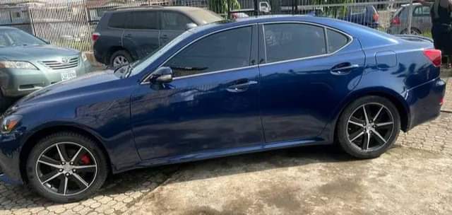 A picture of URGENT BUYERS ONLY 08146551014 CLEAN TOKUNBO LEXUS IS250 Year 2012