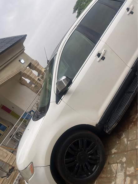 A picture of I need money tomorrow for this Ford edge 2009 well