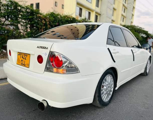 A picture of TOYOTA Altezza Engine Beams Cc1990 Full ac Full doc Bei