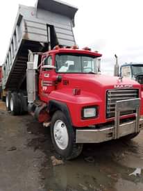 A picture of 1991 MACK R MODEL Mack
