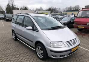 A picture of Make Volkswagen Model Sharron Year 2005 Type of car 4