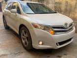 A picture of 2011 Venza few months used registered last year September leather