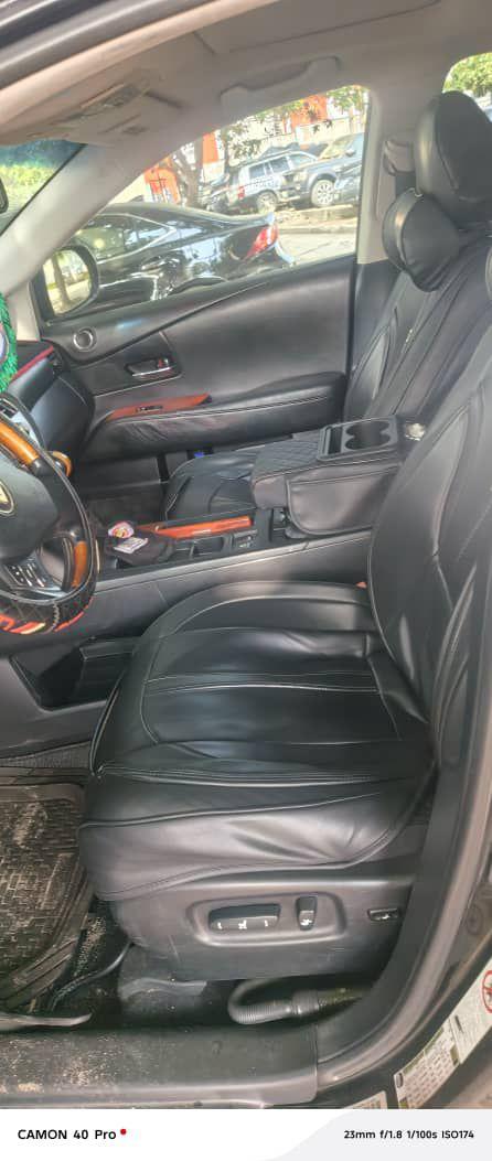 A picture of Dealer Market Used Lexus Rx350 2010 Model