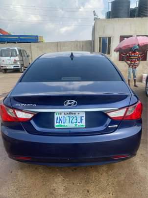 A picture of Hyundai sonata 2013