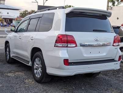 A picture of Land cruiser vx V8
